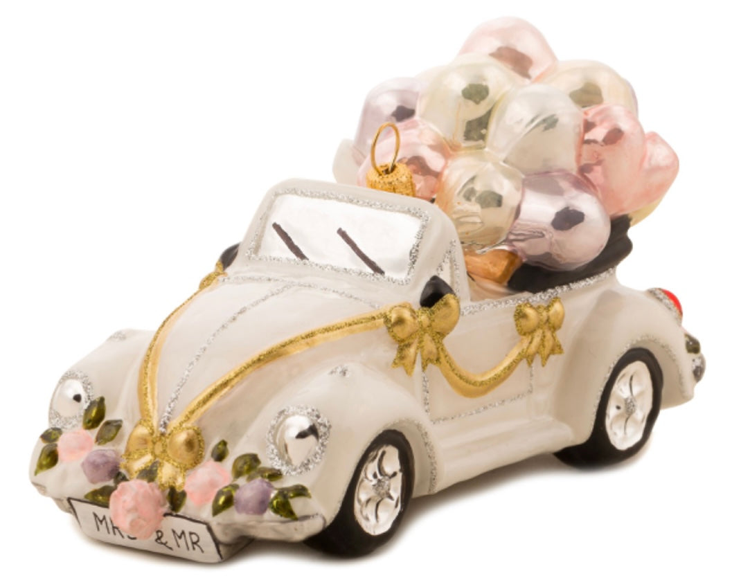 wedding car with balloons