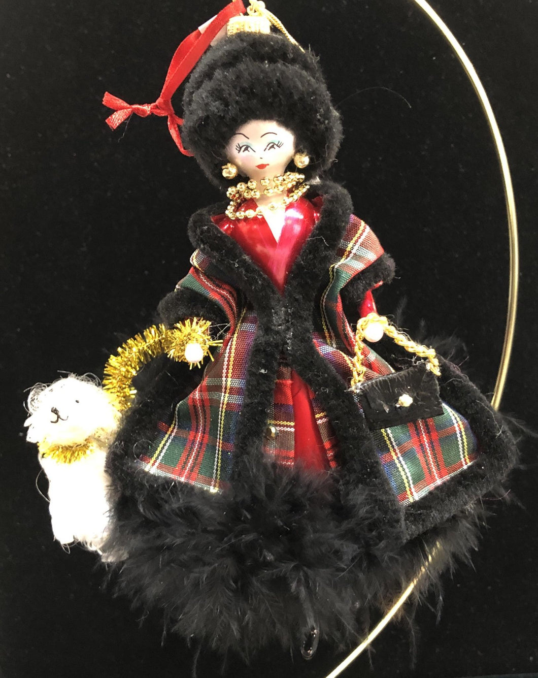 De Carlini Lady with Dog Ornament DO7125M